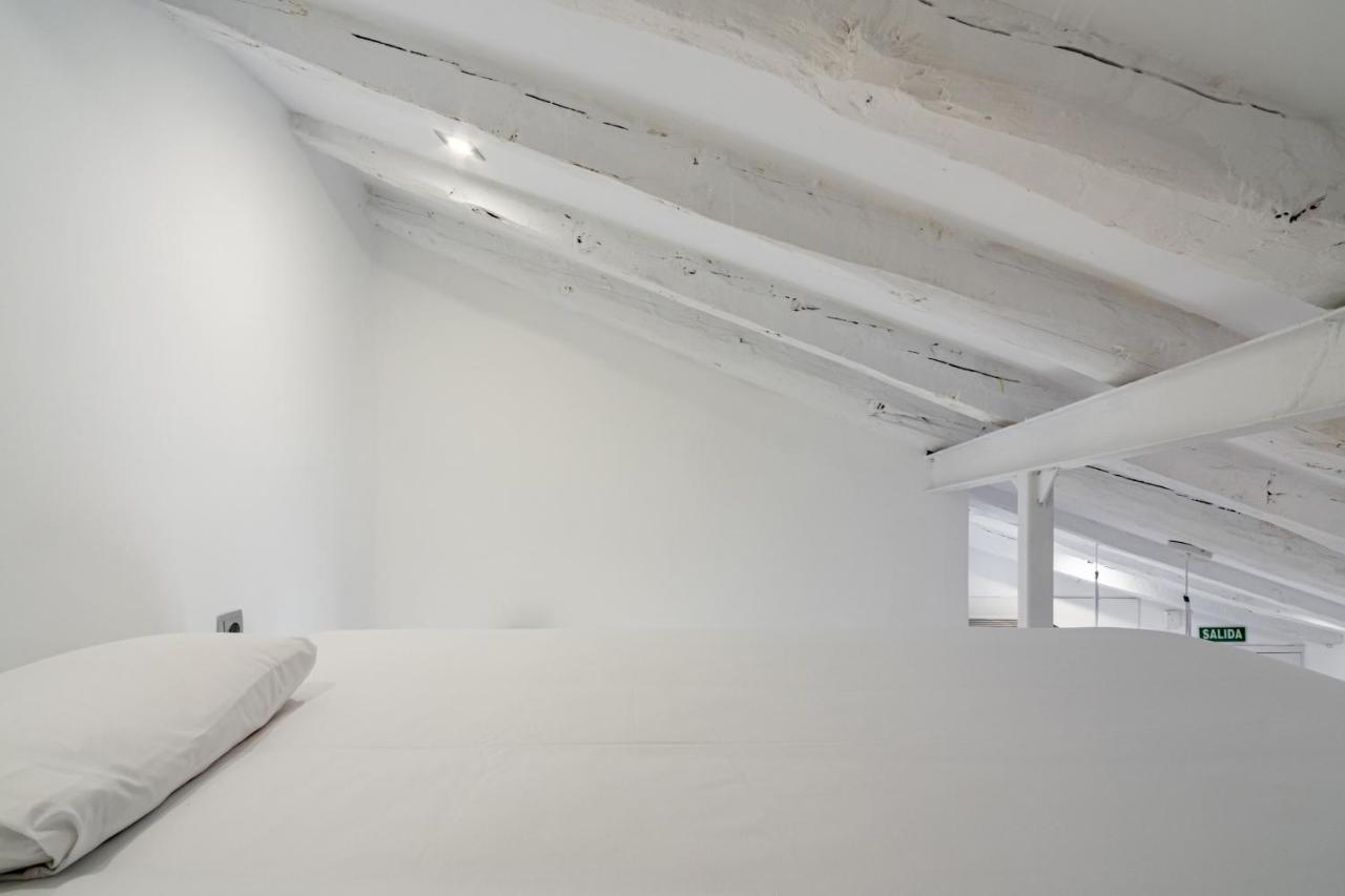 1 Bedroom 1 Bathroom Furnished - Sol - Bright Penthouse - Mintystay * Madri
