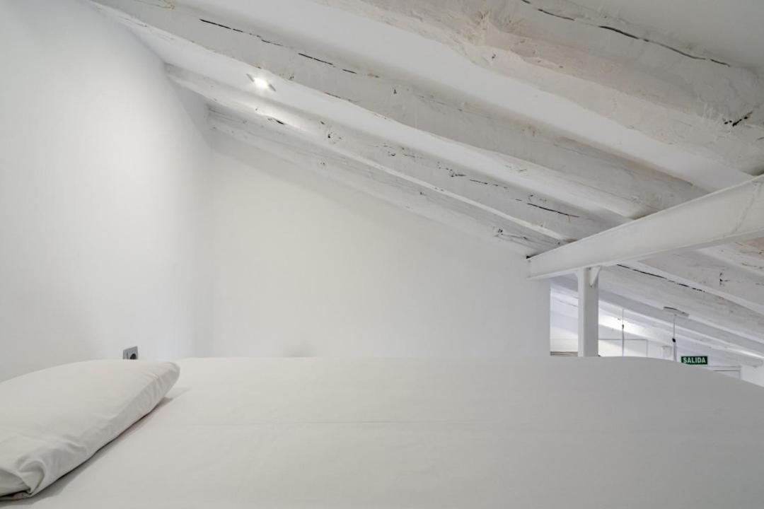 1 Bedroom 1 Bathroom Furnished - Sol - Bright Penthouse - Mintystay Apartamento Madri
